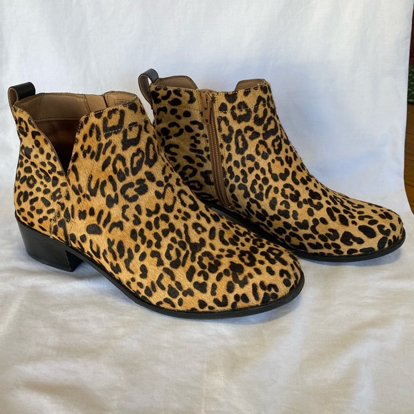 Vionic Clara Leopard booties. - Picture 3 of 6